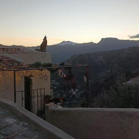Hotel La Casina Di Venere Savoca Exterior foto